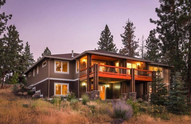 Stunning Views of Farewell Bend Park at Alderwood Circle! 30 day+ exec rental