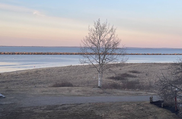 Stunning Views on Secluded Hills Beach