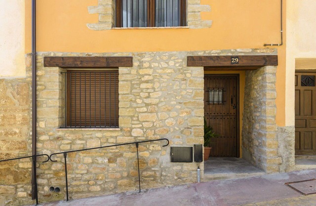 Stunning villa for 2 people with WIFI, TV, balcony, pets allowed and panoramic view