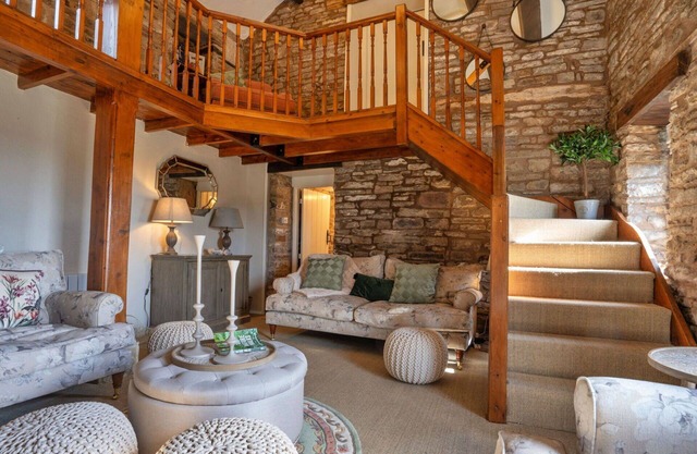 Stunning villa for 12 guests with WIFI and pets allowed