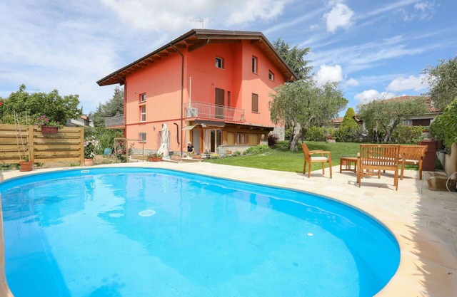 Stunning villa for 5 guests with private pool, WIFI, A/C, TV, patio and panoramic view