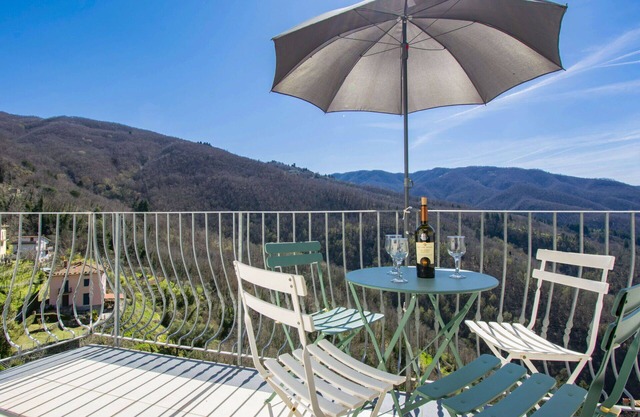 Stunning villa for 6 guests with WIFI, private pool, TV, terrace, pets allowed and parking