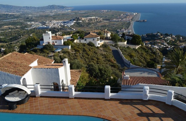 StunningVilla with seaviews, private heated pool
