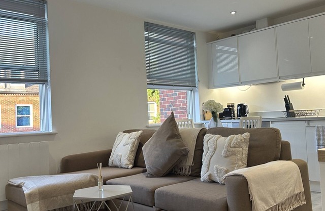 Style and Comfort at 3 Churchward House