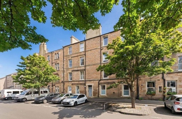 Stylish 1 Bed Edinburgh City Centre Apartment