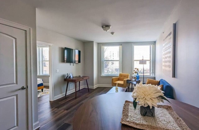 Stylish 1 BR/1BA at The Inman - 206