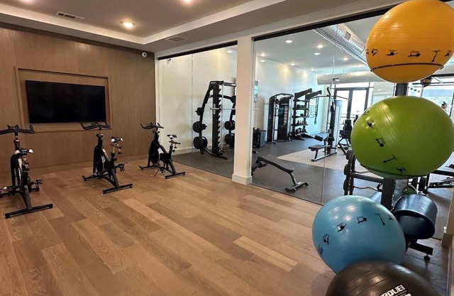 Stylish 1BR N. Austin Stay | Pool & Gym