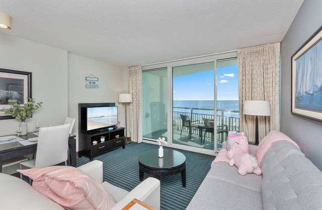 Stylish 1BR Oceanfront Stay in the Heart of Myrtle Beach