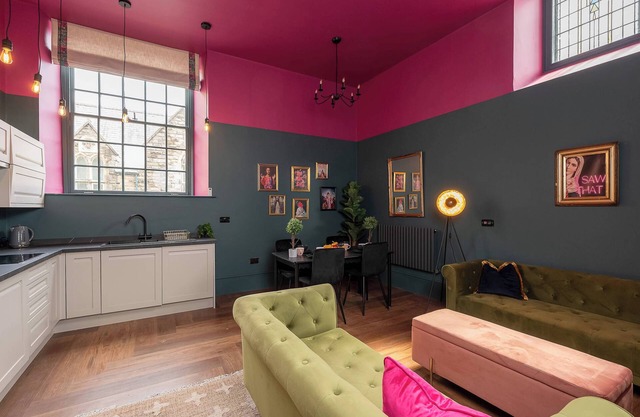 Stylish 2-Bedroom Chapel Apartment