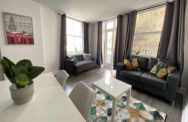 Stylish 2-bedroom, 2-bathroom apartment in the heart of London.