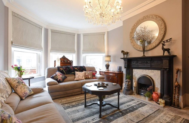 Stylish 2 Bedroom w/ Private Garden & Free Parking