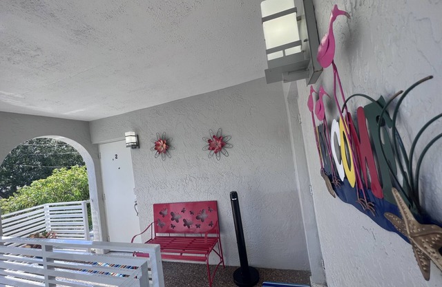 Stylish 2 Bedrooms Apartment by Miami Airport