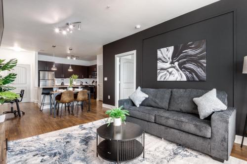 Stylish 2B2B Near Toyota HQ The Star Legacy West 2359