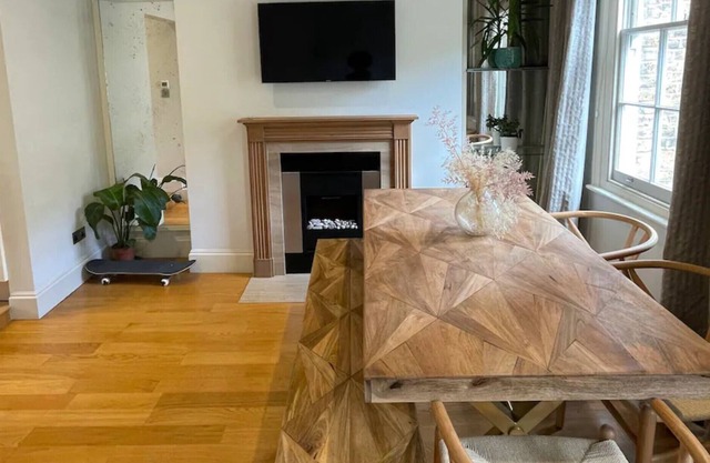 Stylish 2BD Maisonette - 5 mins to Hampstead Heath