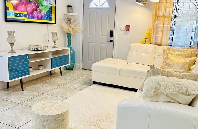 Stylish 2BR 2BTH Home. Mins from Hard Rock Stadium, Golf, Shopping & Beach.