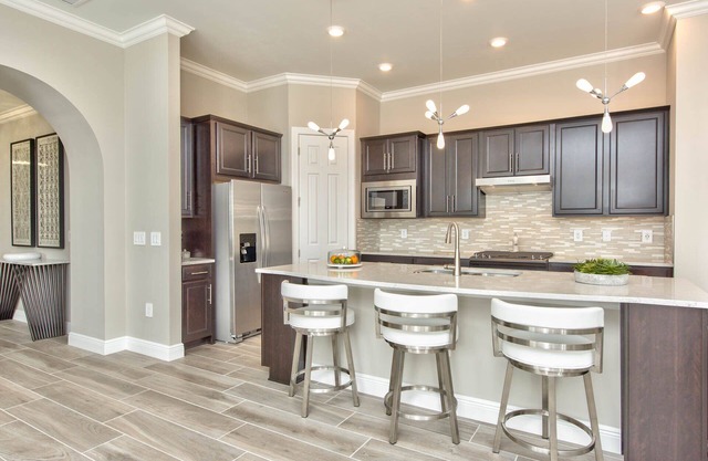 Stylish 3bd home with den with a Spa, Heated Pool and Golf!n