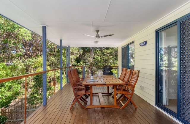 Stylish 4 bedroom home only a stroll to the ocean