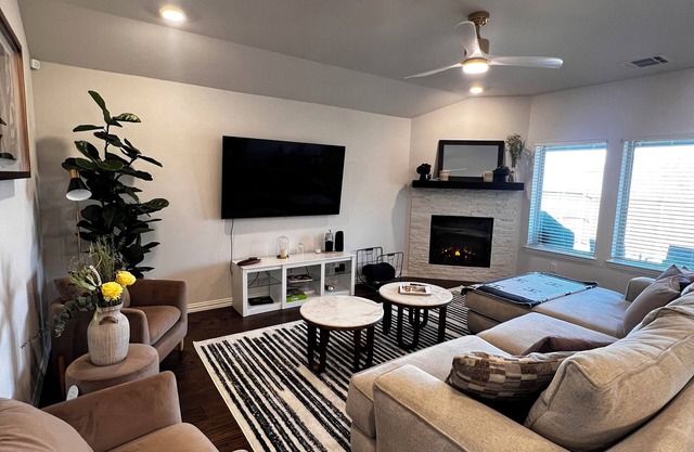Stylish 4BR Home in Princeton. Large Yard,Pool,Workspace. Near Frisco & McKinney