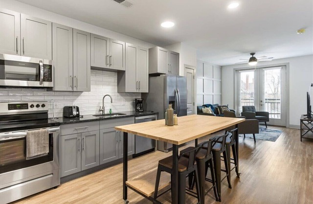 Stylish apartment near shops and entertainment