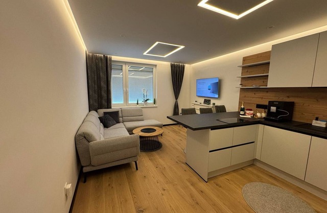 Stylish Apt near Belvedere 15 Min to Center