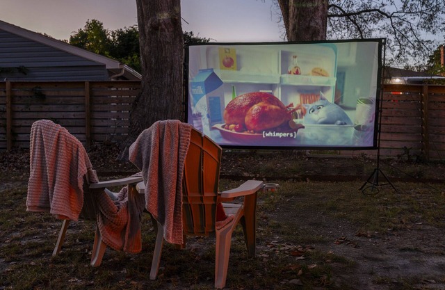 Stylish Durham Getaway Near Duke/DT - Fun Backyard