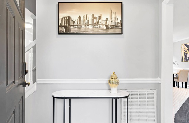Stylish Family Getaway 3BR High-Speed WiFi