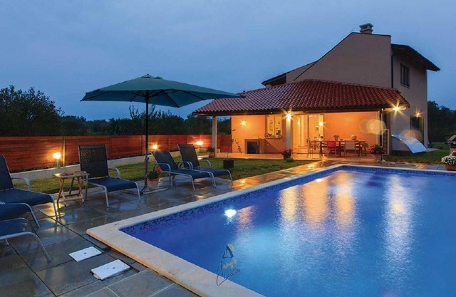 Stylish family villa close to the beach