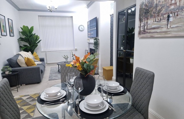 Stylish Home 5mins to Etihad, Coop Live & 15mins to Manchester City Centre