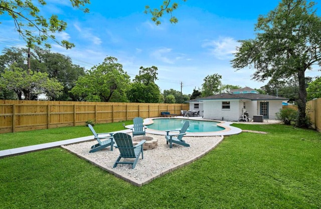 Stylish Home w/Private Pool Near Kemah Boardwalk