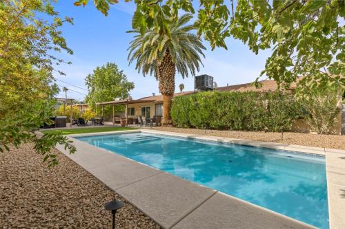 Stylish home with pool and spa