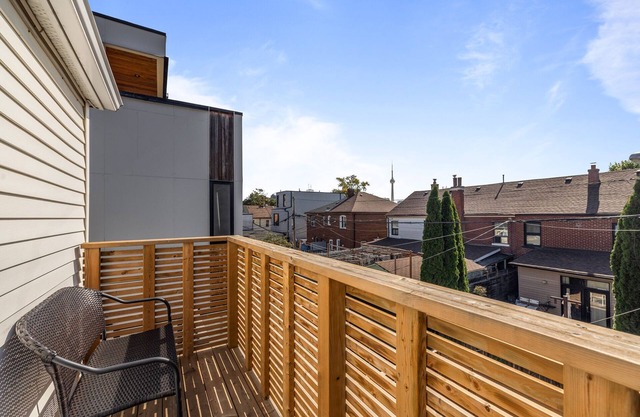 Stylish Little Italy Gem: A Modern Urban Retreat