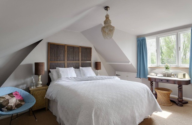Stylish Luxury Let In Rye. Walk To Shops/Pubs/Restaurants + Near Beach