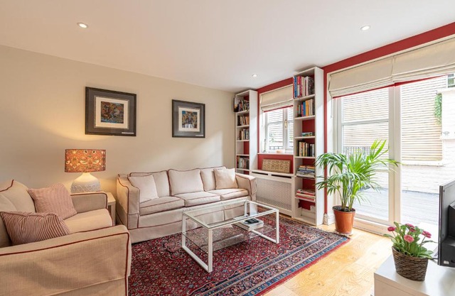 Stylish Mews house with parking