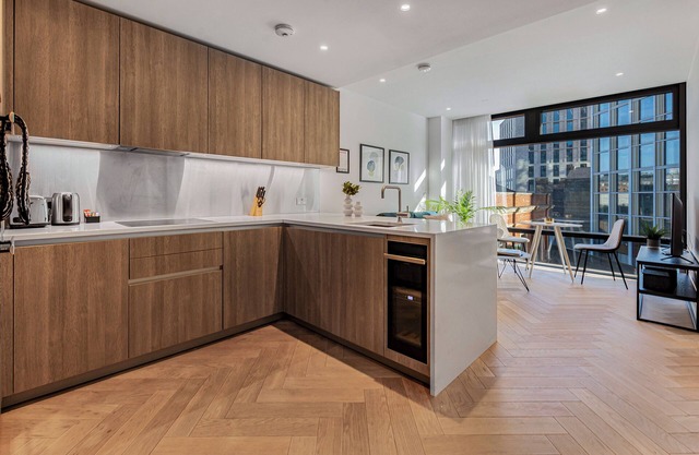 Stylish & Modern 1 Bedroom Apartment in Liverpool Street, London by MySquare