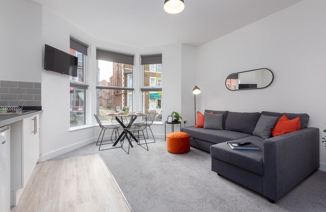 Stylish One Bed Apartment, Sleeps 4, Central locaiton