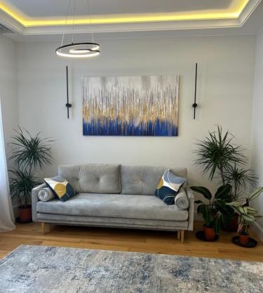 Stylish One Bed Flat in Paddington Pool and gym next door Free secure underground parking nearby