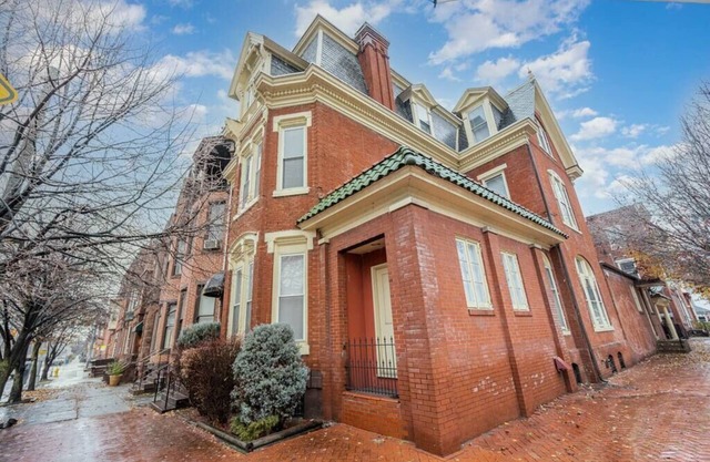 Stylish, Private 2 Bed Apt