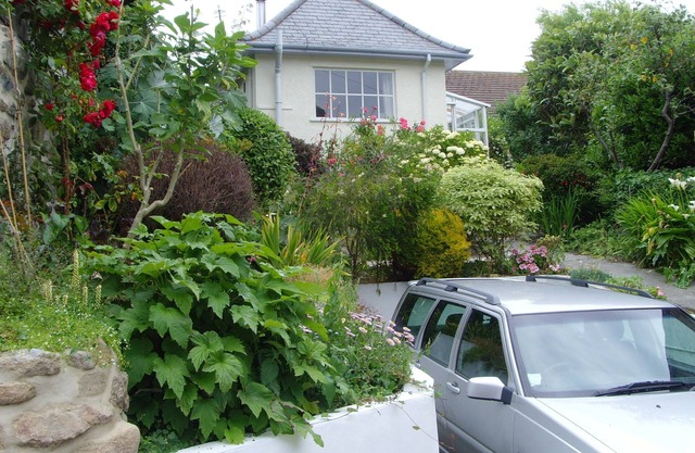Stylish Spacious Detached Cottage Sleeps 4 Private Parking Garden Wifi Pets
