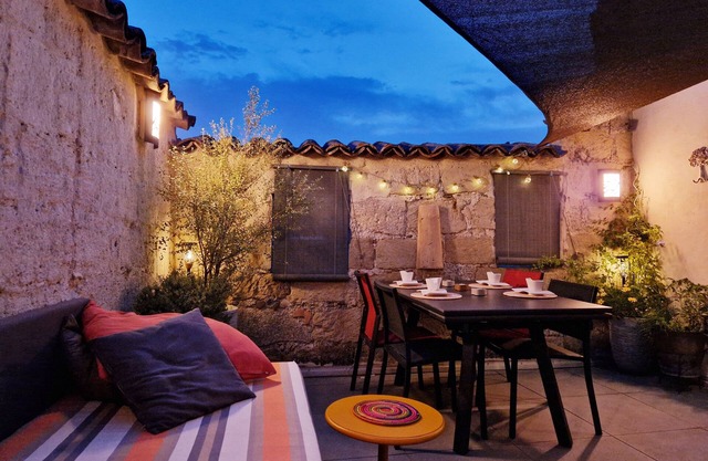 Stylish Stone House: Private Roof Terrace, Designer kitchen, Parking, AirCo
