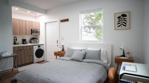 Stylish Studio Near Wynwood & Design District
