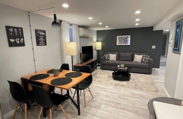 Stylish walk-in 1 bedroom apartment 20 minutes from Manhattan