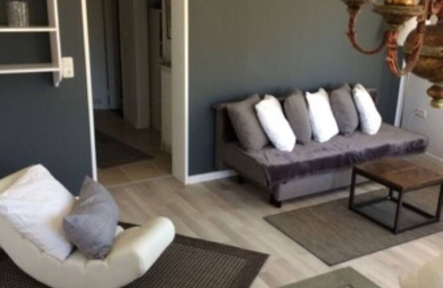 Stylishly furnished apartment by the sea