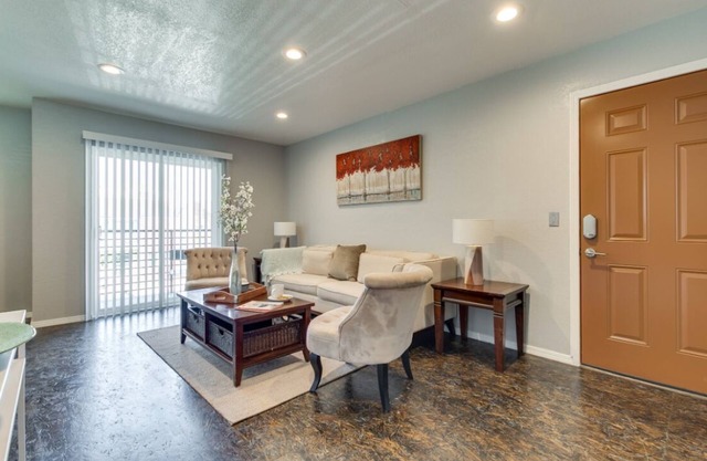 [SU 922 - 4] Graciela's Campus-close 2 bedroom luxury, Apartment near to Downtown Norman