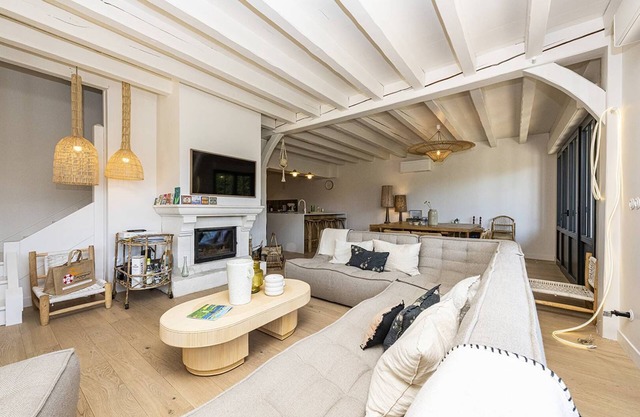 Sublime luxury villa in the centre of Canon