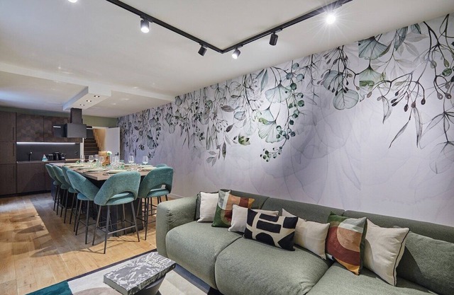 SUBLIME TRIPLEX APARTMENT IN THE HEART OF PARIS IN THE “LE MARAIS” NEIGHBORHOOD