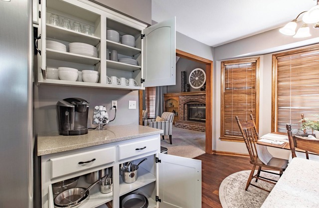 Suburban Farmhouse 3Br /2Bth