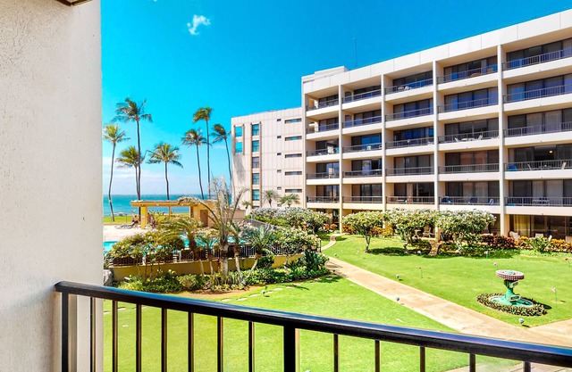 Sugar Beach Resort Condo w/Free WiFi, A/C-Beaches Await