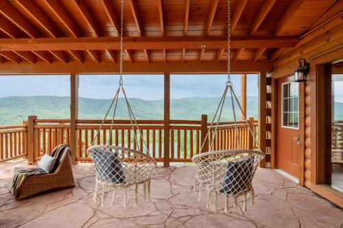 Sugarland by AvantStay Sleeps 28 Home Theatre Two Hot Tubs Indoor Pool Incredible Views