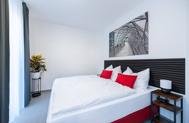 Suite 10 | Double Bed with Kitchen, 2 Rooms