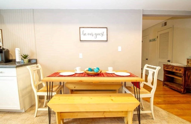 Suite #3 - 2 Bed 1 Bath Suite at Suites on 3rd
